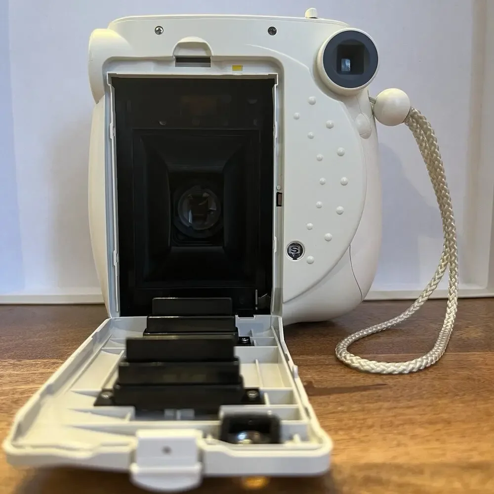FUJIFILM Instax Mini 7S Instant Film Camera White - FOR PARTS/REPAIR